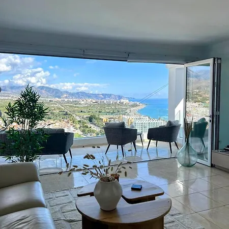Carmen Eleanora Apartment *
