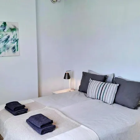 Carmen Eleanora Apartment *